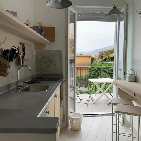 Lägenhet La Terrazza Sul Mare Da Mery *