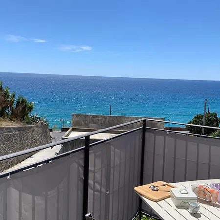 Lägenhet La Terrazza Sul Mare Da Mery *